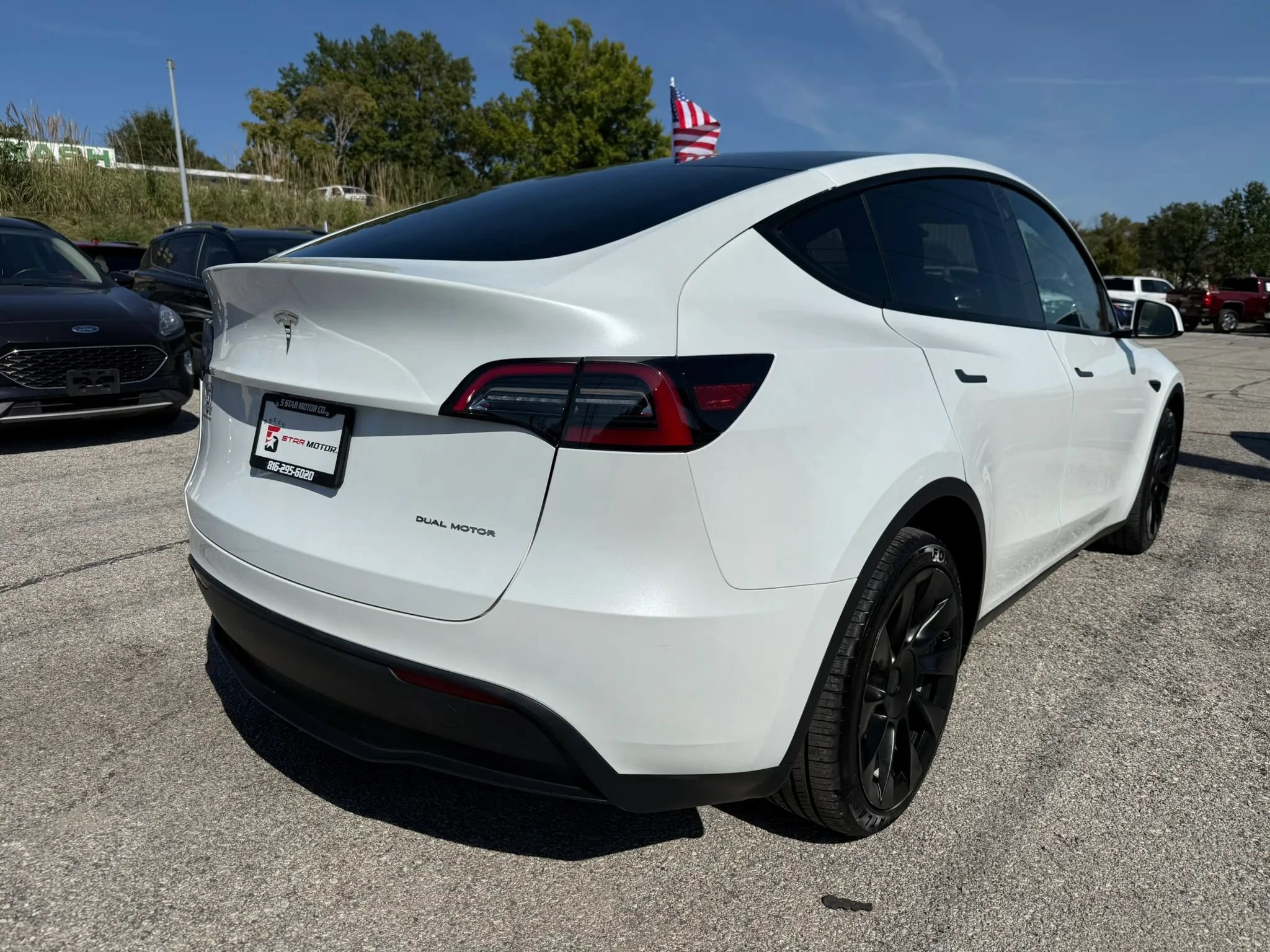 Used 2023 Tesla Model Y AWD image 4