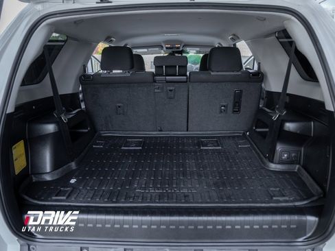 Used 2022 Toyota 4Runner SR5 image 24