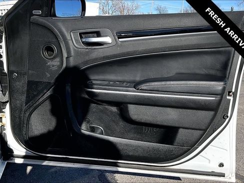 Used 2019 Chrysler 300 S image 25