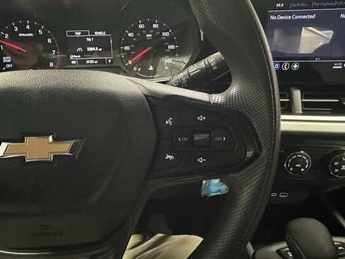 Used 2024 Chevrolet Trax LS FWD image 12