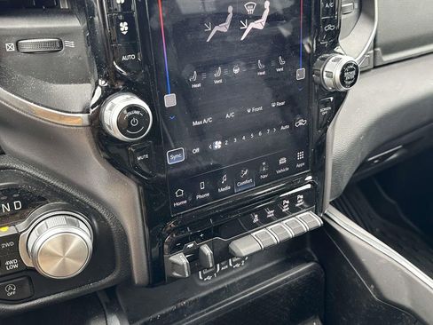 Used 2023 RAM 1500 Laramie AWD/4WD image 30