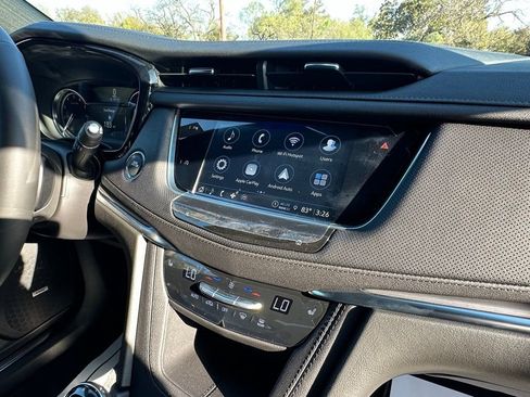 New 2026 Cadillac XT5 Luxury image 11