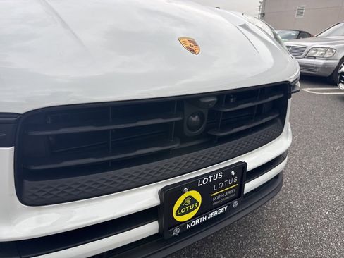 Used 2025 Porsche Macan image 12