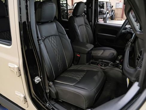 Used 2025 Jeep Gladiator Rubicon w/ Safety Group image 73