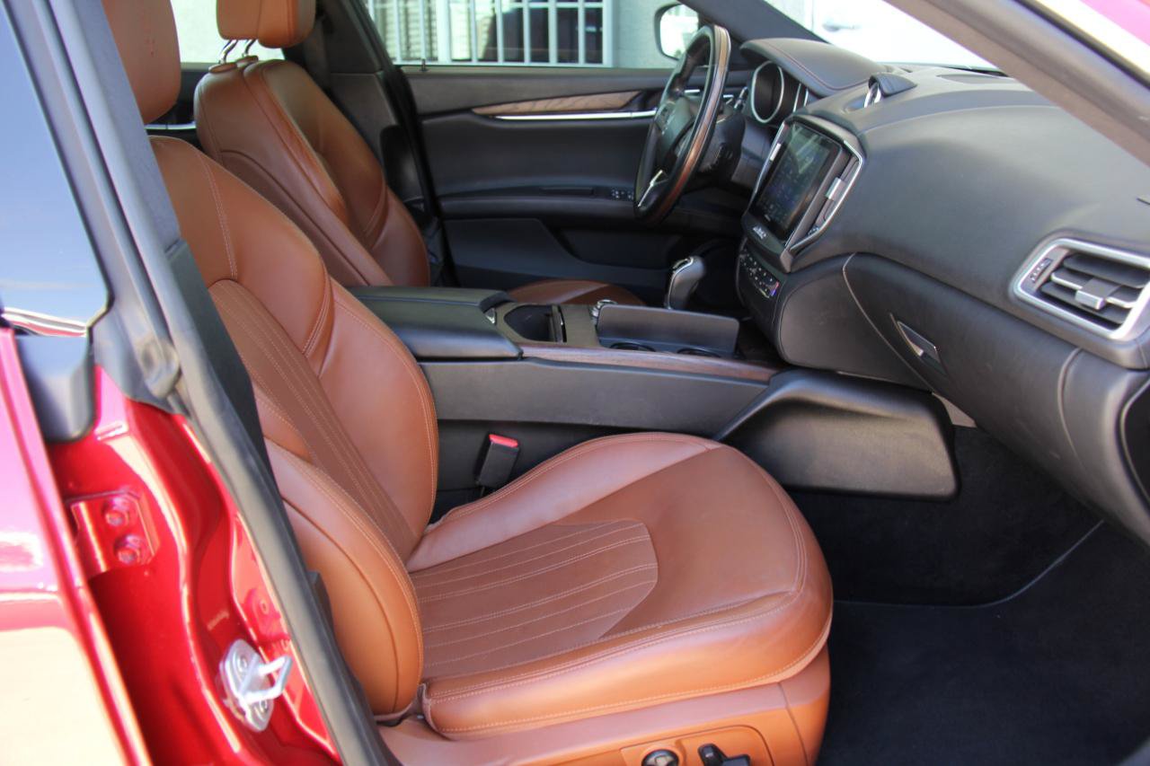 Used 2018 Maserati Ghibli RWD image 26
