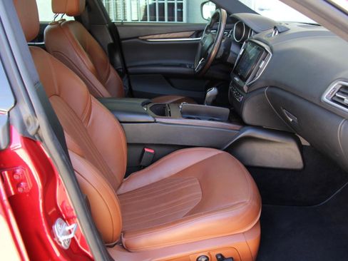 Used 2018 Maserati Ghibli image 26