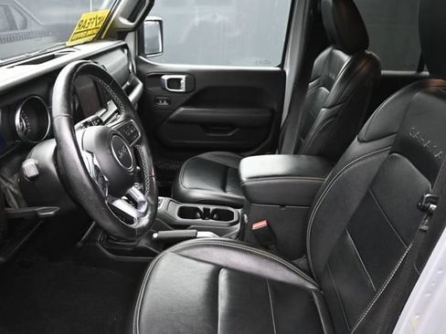 Used 2023 Jeep Wrangler Unlimited Sahara w/ LED Lighting Group AWD/4WD image 18