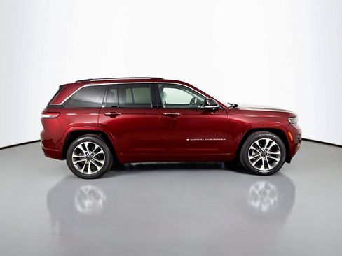 Used 2023 Jeep Grand Cherokee Overland w/ Luxury Tech Group IV AWD/4WD image 18