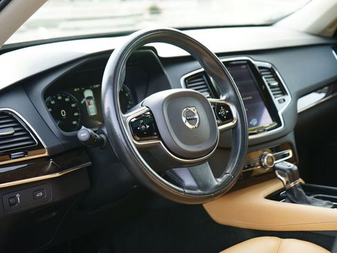 Used 2016 Volvo XC90 T6 Momentum w/ Momentum Plus Package image 14