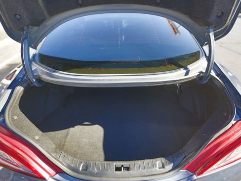 Used 2016 Hyundai Genesis 3.8 image 9