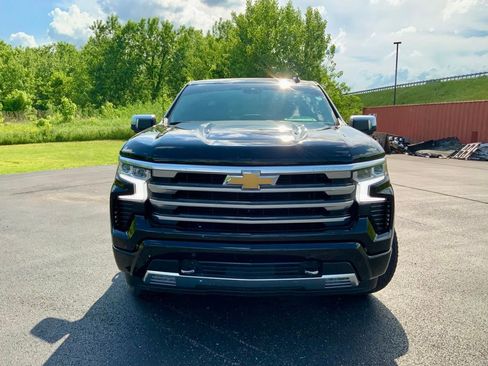 Used 2024 Chevrolet Silverado 1500 High Country AWD/4WD image 3