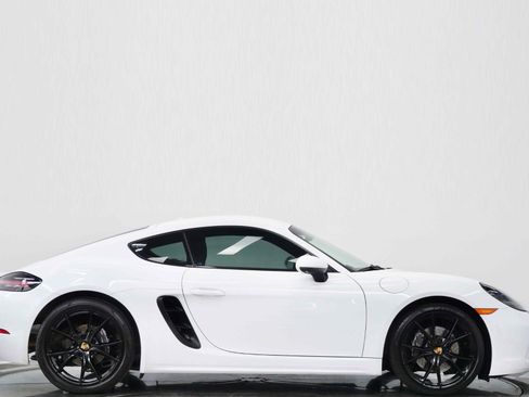Used 2021 Porsche 718 Cayman RWD image 2