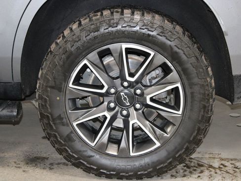 Used 2021 Chevrolet Tahoe Z71 w/ Z71 Off-Road Package image 18