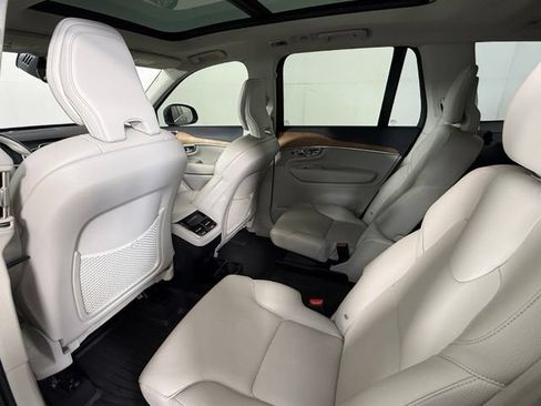 Used 2022 Volvo XC90 T6 Momentum w/ Advanced Package AWD/4WD image 23