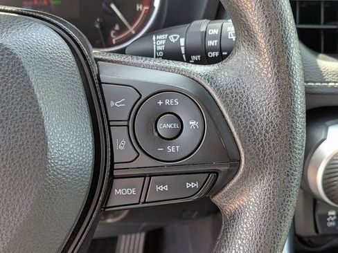 Used 2025 Toyota RAV4 XLE FWD image 24