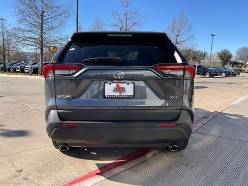 Used 2025 Toyota RAV4 XLE image 7