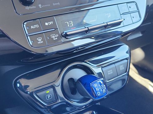 Used 2017 Toyota Prius Three Touring image 22