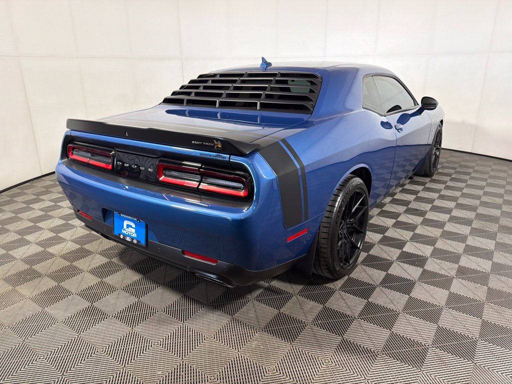 Used 2022 Dodge Challenger R/T Scat Pack w/ Shaker Package RWD image 7