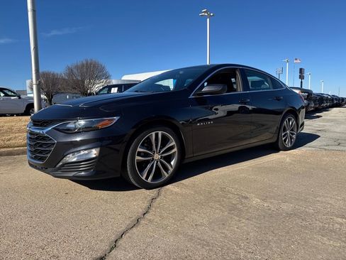 Used 2023 Chevrolet Malibu LT image 2