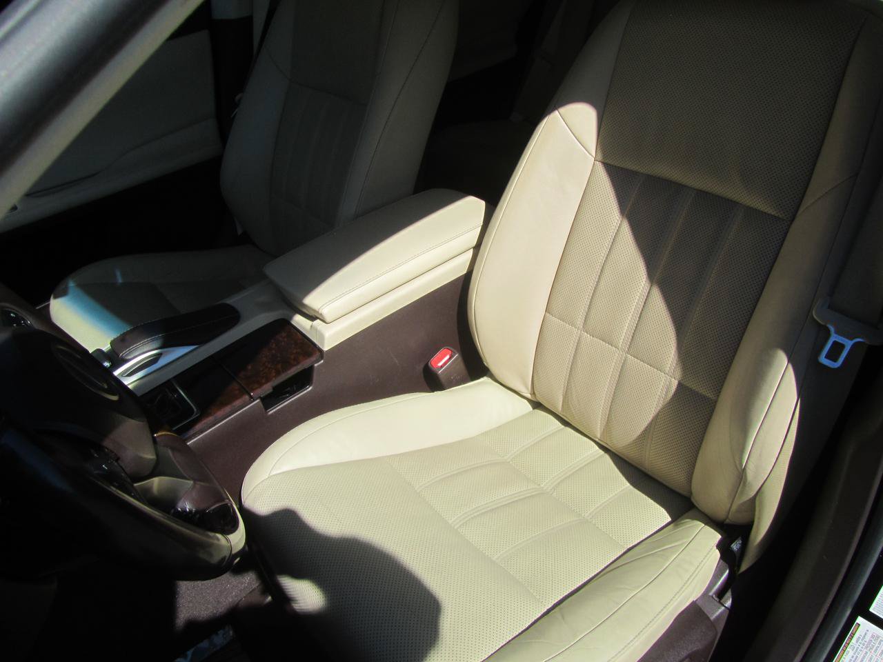 Used 2016 Lexus ES 350 w/ Luxury Package w/Wood Trim FWD image 18