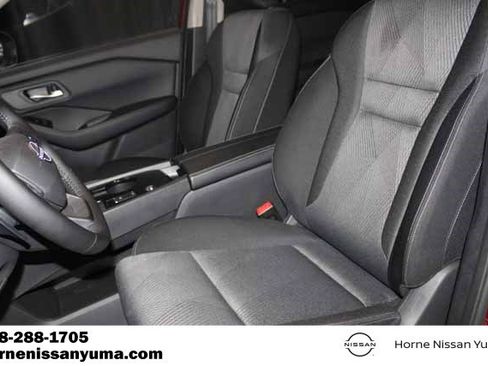 Certified 2025 Nissan Rogue SV image 4