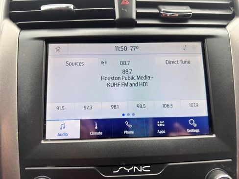 Used 2020 Ford Fusion SE FWD image 26