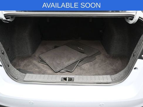 Used 2025 Nissan Versa SR w/ Trunk Package FWD image 28