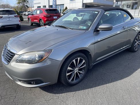 Used 2011 Chrysler 200 S image 4