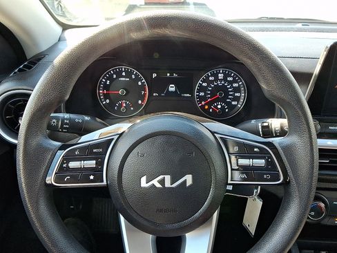 Used 2023 Kia Forte LXS FWD image 18