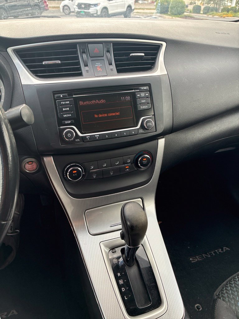 Used 2015 Nissan Sentra SR FWD image 12