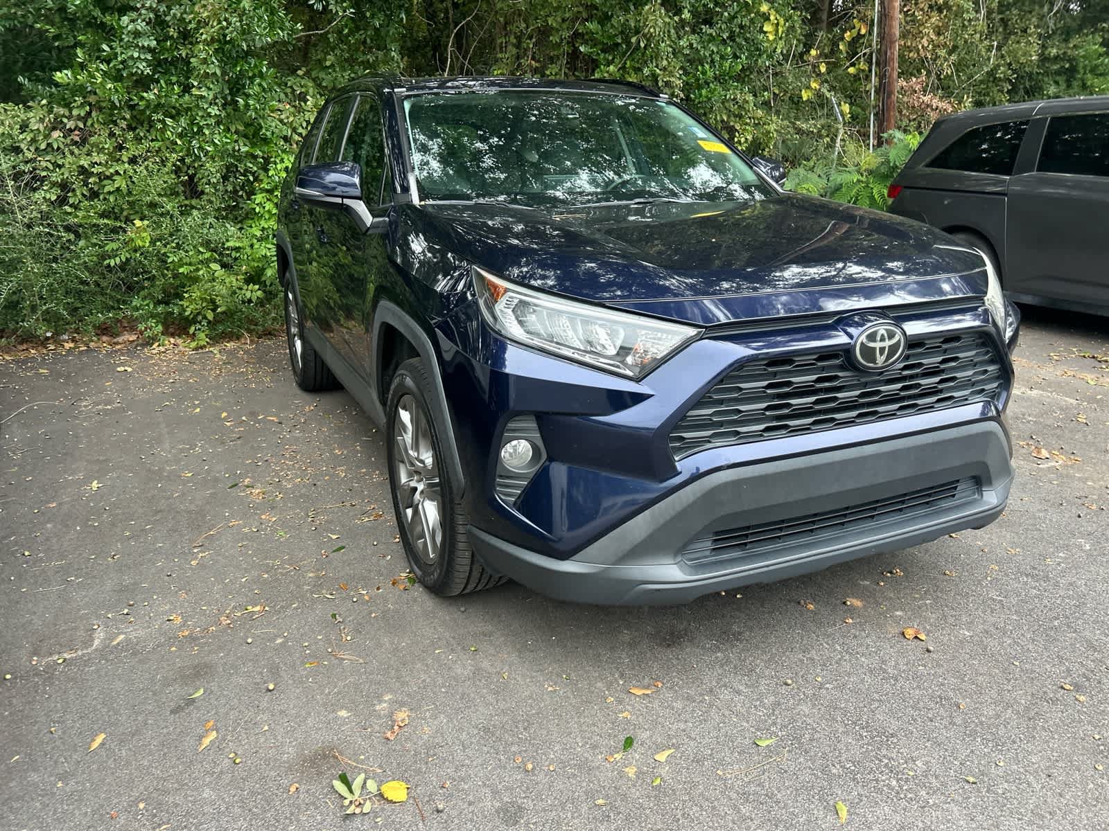 Used 2020 Toyota RAV4 XLE Premium FWD image 5