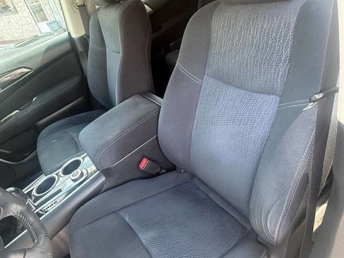 Used 2013 Nissan Pathfinder SV AWD/4WD image 7