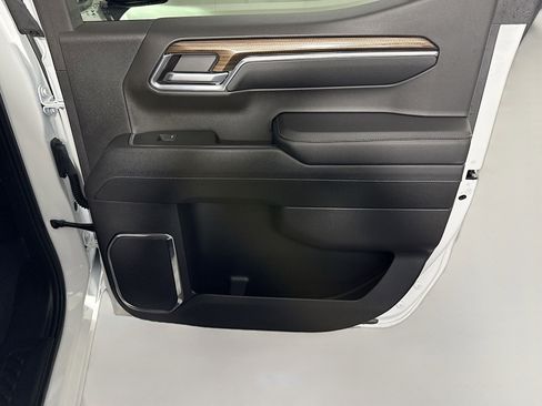 Used 2024 Chevrolet Silverado 1500 LT AWD/4WD image 27
