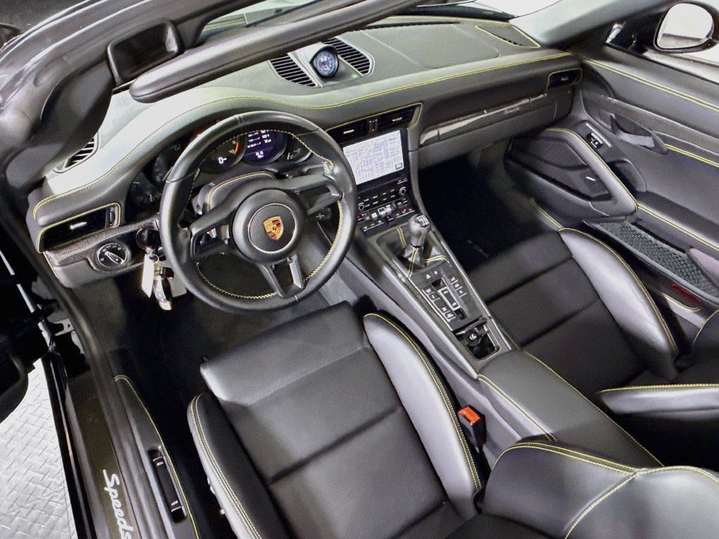 Certified 2019 Porsche 911 Speedster RWD image 4