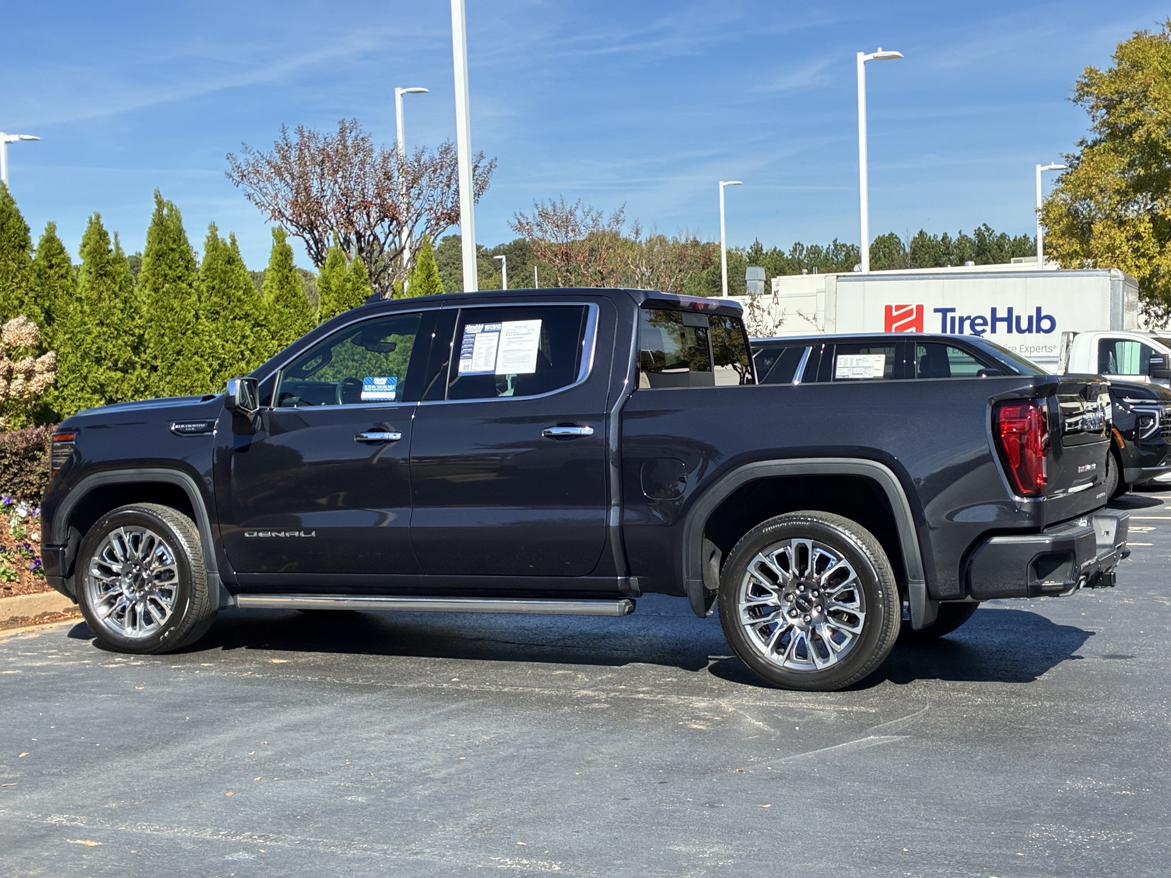 Used 2023 GMC Sierra 1500 Denali Ultimate AWD/4WD image 10
