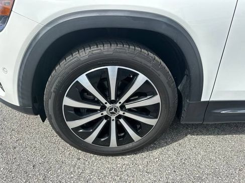 Certified 2021 Mercedes-Benz GLB 250 4MATIC image 11