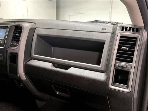 Used 2018 RAM 1500 Express w/ Express Value Package AWD/4WD image 19