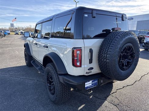 New 2025 Ford Bronco Badlands w/ Sasquatch Package image 5