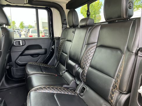 Used 2023 Jeep Gladiator Overland AWD/4WD image 33