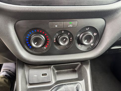 Used 2021 RAM ProMaster City Tradesman FWD image 24
