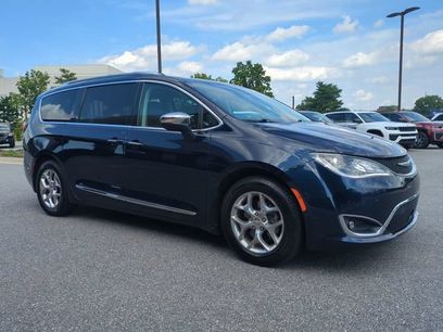 Used 2018 Chrysler Pacifica Limited w/ Advanced Safetytec Group