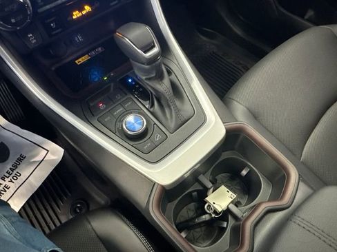 New 2025 Toyota RAV4 Limited image 31