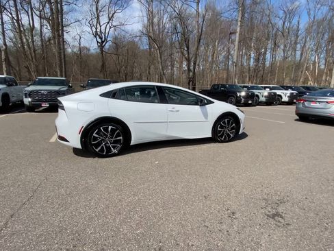 Used 2026 Toyota Prius Plug-In Hybrid FWD image 2