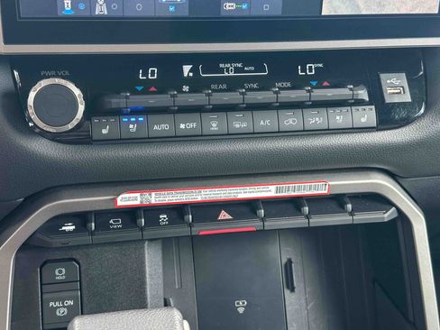 Used 2025 Toyota Sequoia Limited w/ Tow Technology Package AWD/4WD image 34