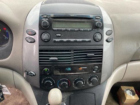 Used 2009 Toyota Sienna CE image 31