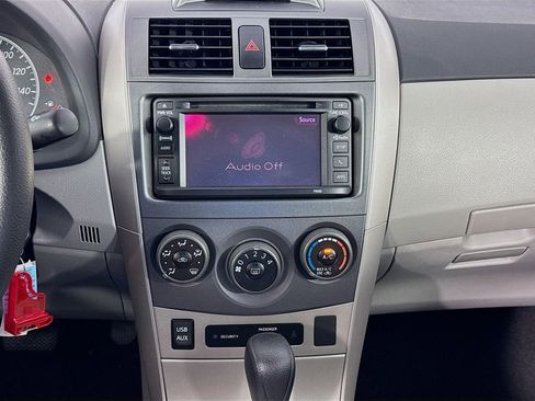 Used 2013 Toyota Corolla LE image 34