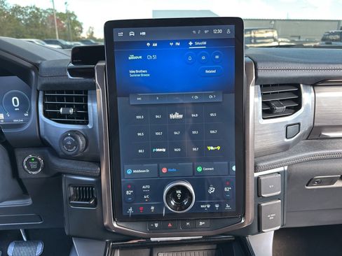 Used 2025 Ford F150 Lightning Lariat image 23