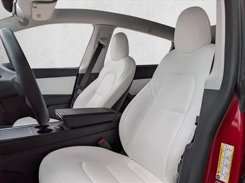 Used 2022 Tesla Model Y Performance image 14