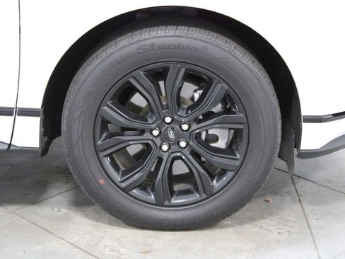 Used 2022 Ford Edge SE w/ Black Appearance Package image 12