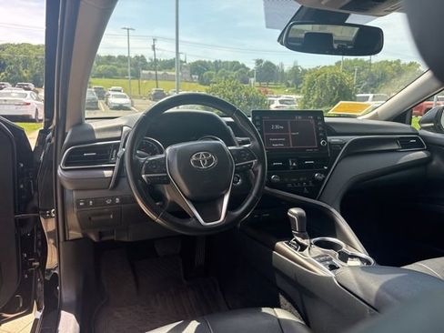 Used 2024 Toyota Camry XLE FWD image 27